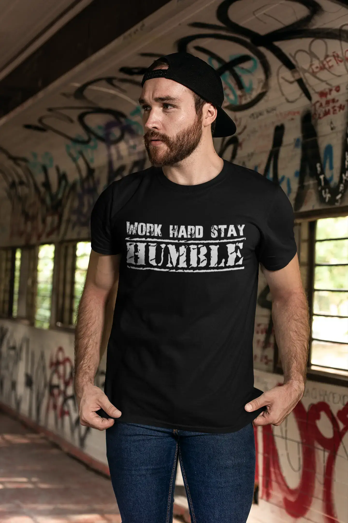 Inspirierendes Zitat T-Shirt, hart arbeiten, bescheiden bleiben, Geschenk für ihn, T-Shirt für Männer, T-Shirt schwarz