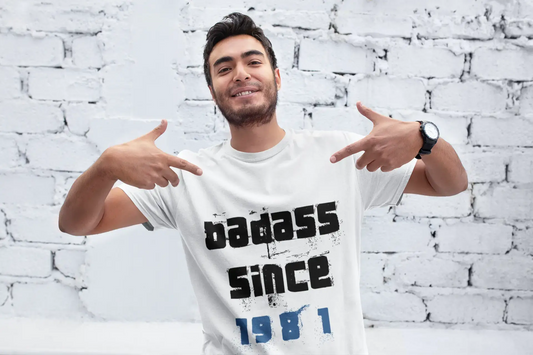 • Badass Since 1981 Herren-T-Shirt, weiß, Geburtstagsgeschenk, Rundhalsausschnitt, 00429