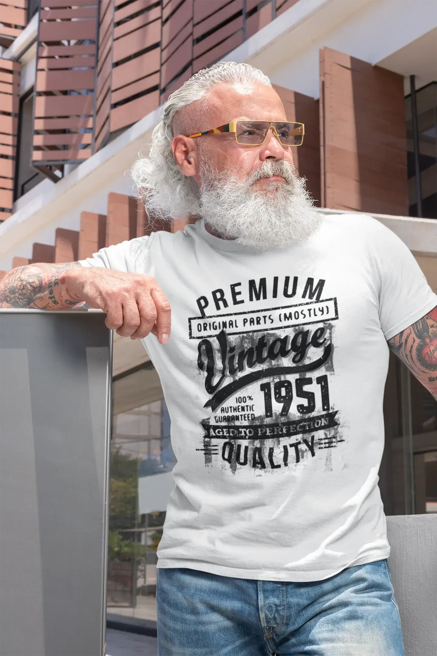 ULTRABASIC – <span>Grafisches</span> <span>Herren</span> -T-Shirt „1951 Aged to Perfection“ <span>als</span> <span>Geburtstagsgeschenk</span>