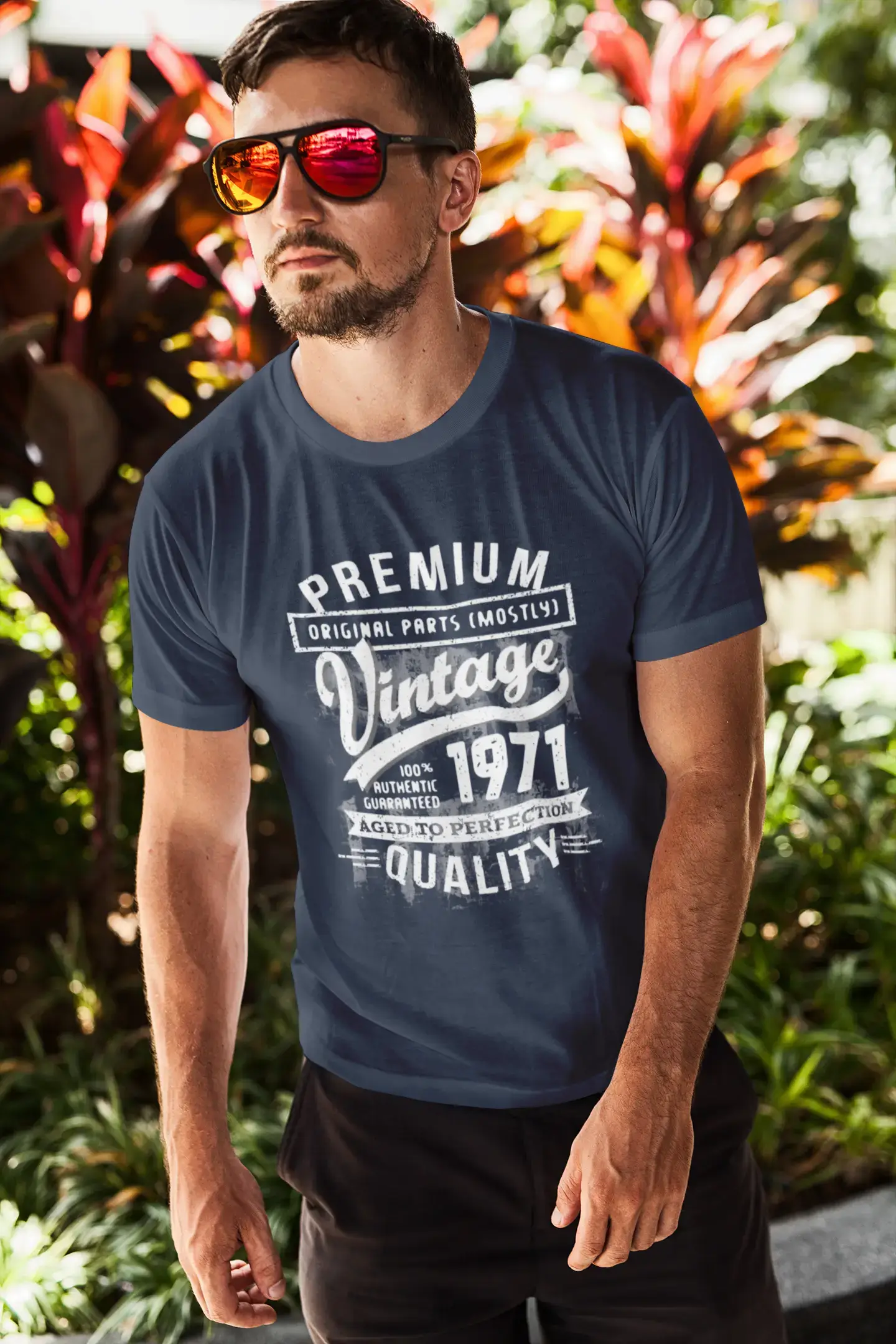 ULTRABASIC - Graphic Men's 1971 Aged to Perfection Birthday Gift T-Shirt