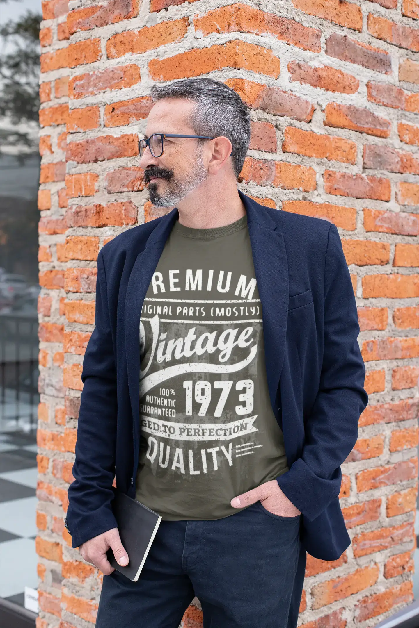 ULTRABASIC - Graphic Men's 1973 Aged to Perfection Birthday Gift T-Shirt
