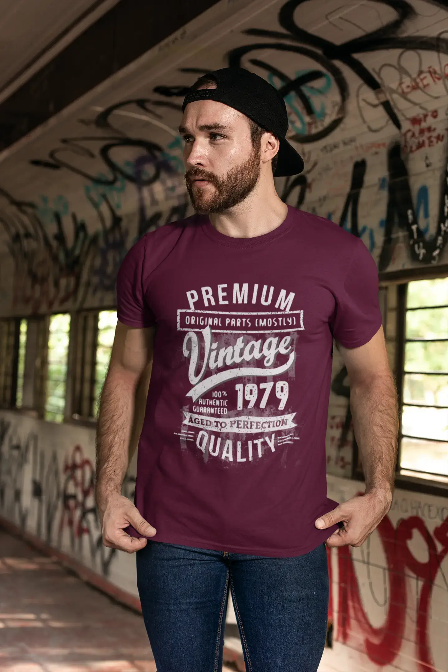 ULTRABASIC - Graphic Men's 1979 Aged to Perfection Birthday Gift T-Shirt