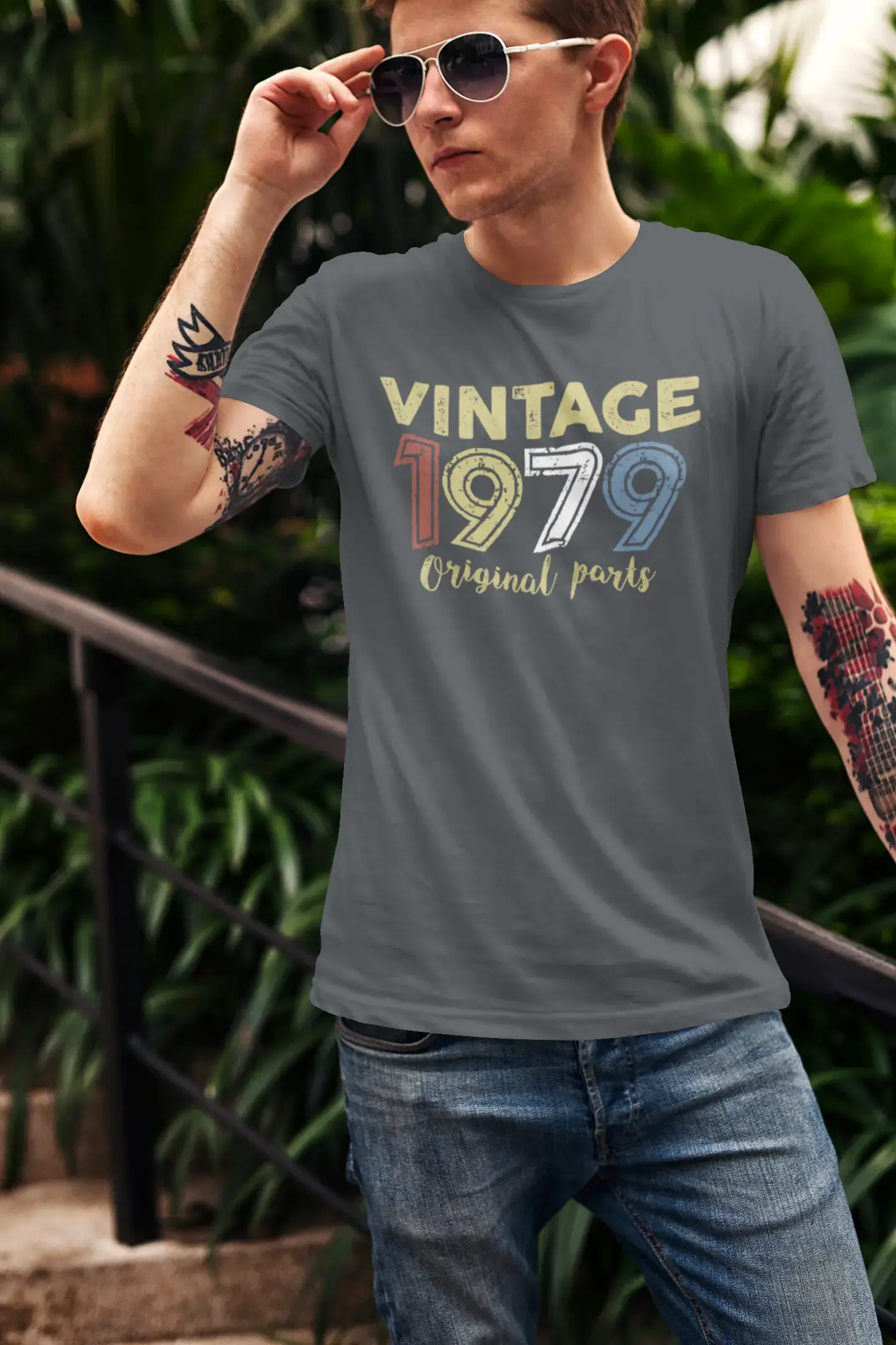 ULTRABASIC - Graphic Printed Men's Vintage 1979 T-Shirt Deep Black