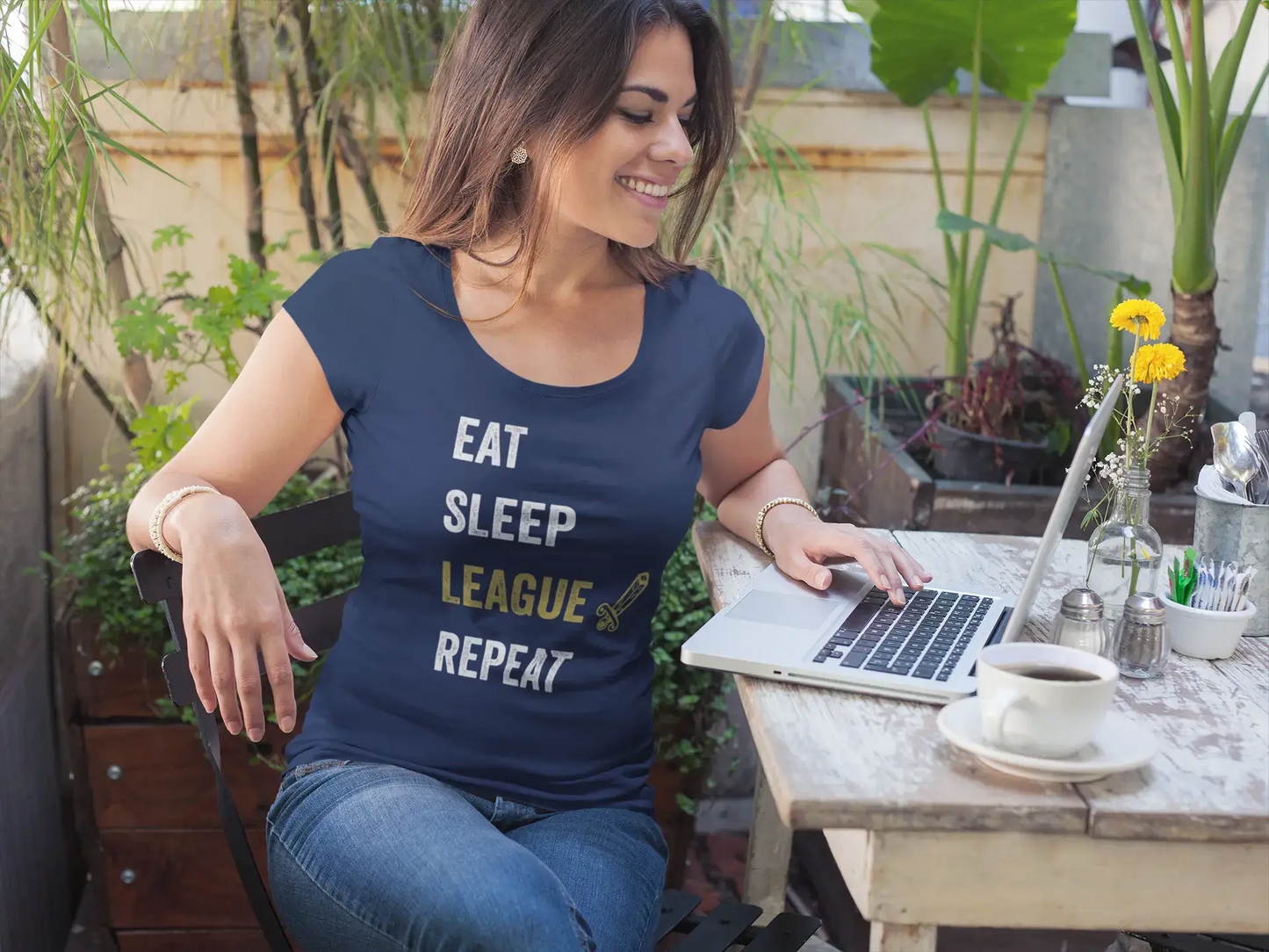 Ultrabasic® Tee-Shirt Femme Manches Courtes Eat Sleep League Joueur Gaming Tee Marrant Esports Cadeau Idée