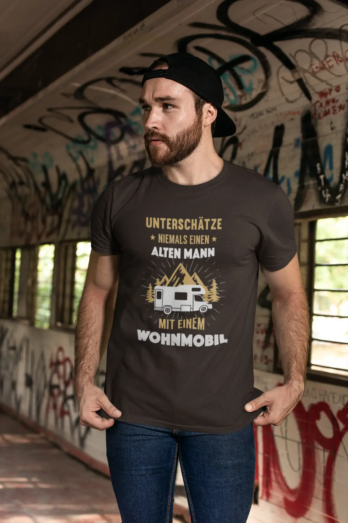 <span>Herren</span> <span>Grafik</span> T-Shirt Unterschätze Niemals Wohnmobil Idee <span>Geschenk</span>