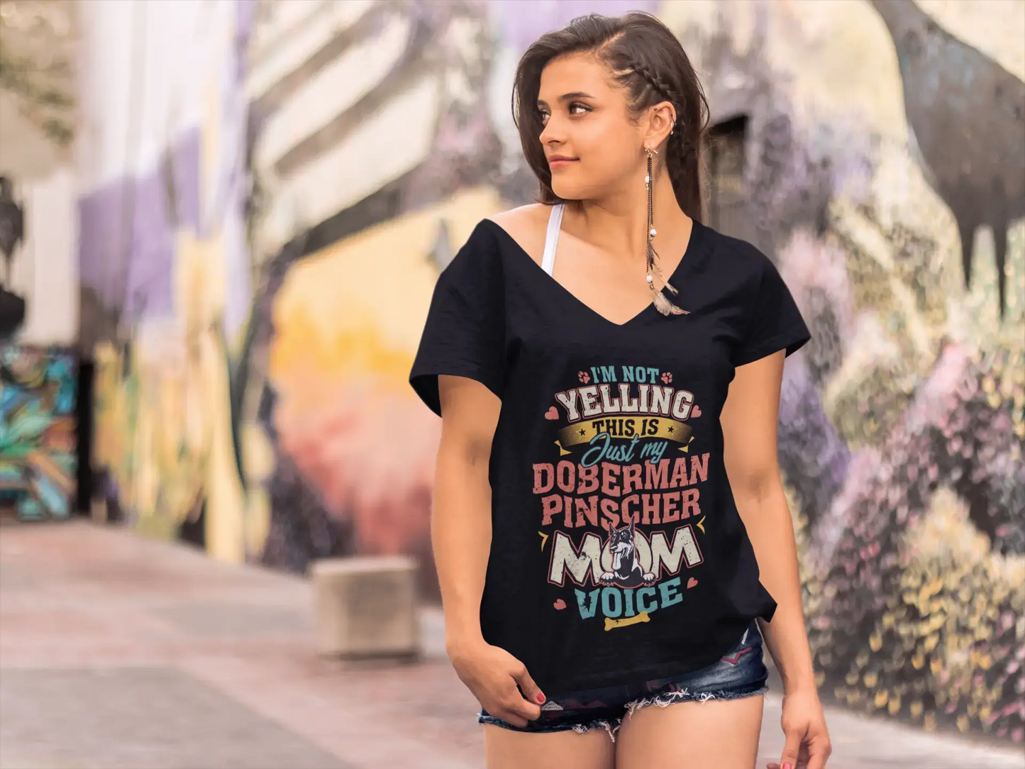 ULTRABASIC Damen Grafik-T-Shirt Dobermann Pinscher Mom – Dog's Mom Shirt – Hundeliebhaber