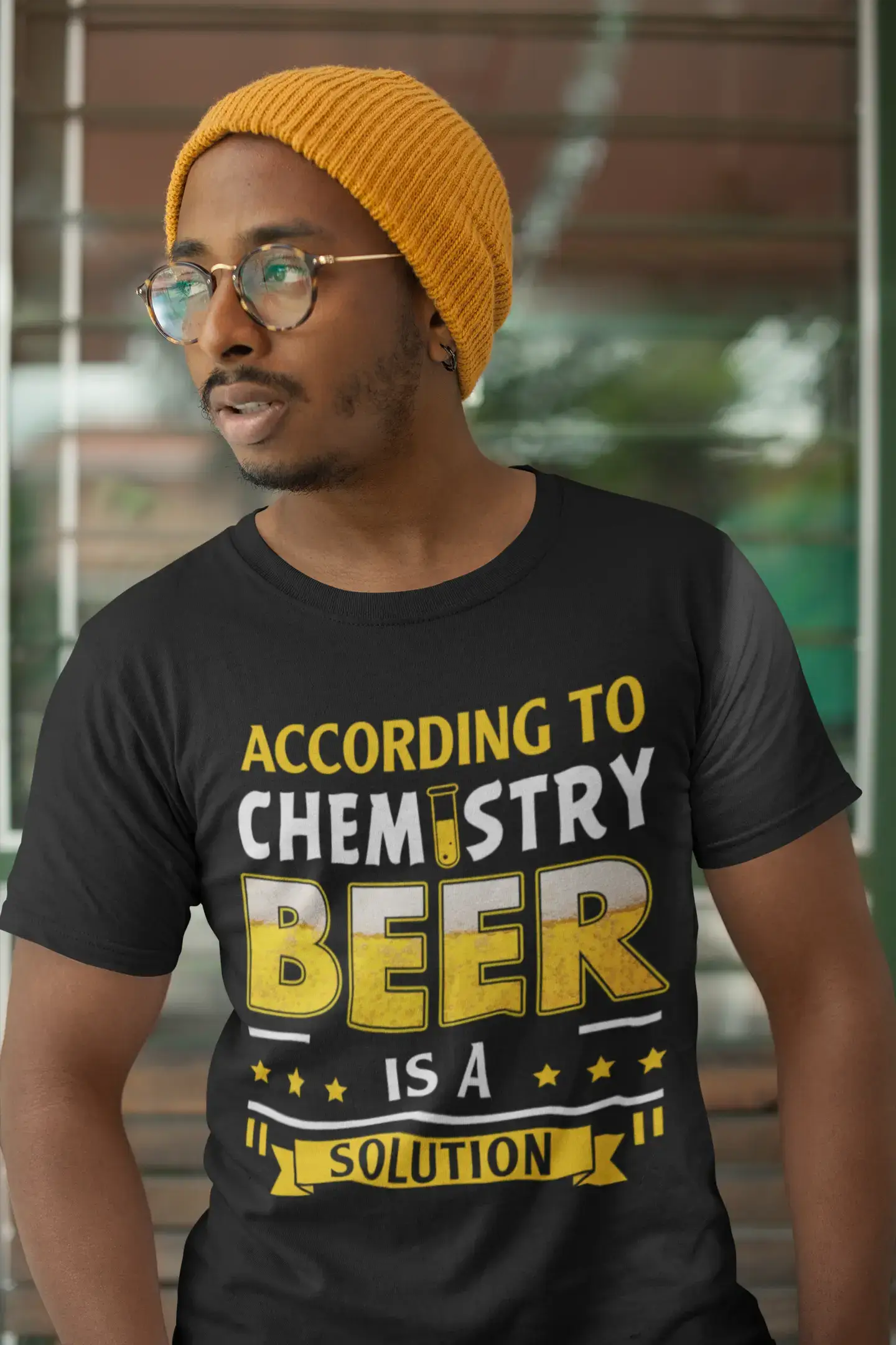 ULTRABASIC Herren T-Shirt Laut Chemie ist Bier eine Lösung – Bierliebhaber T-Shirt