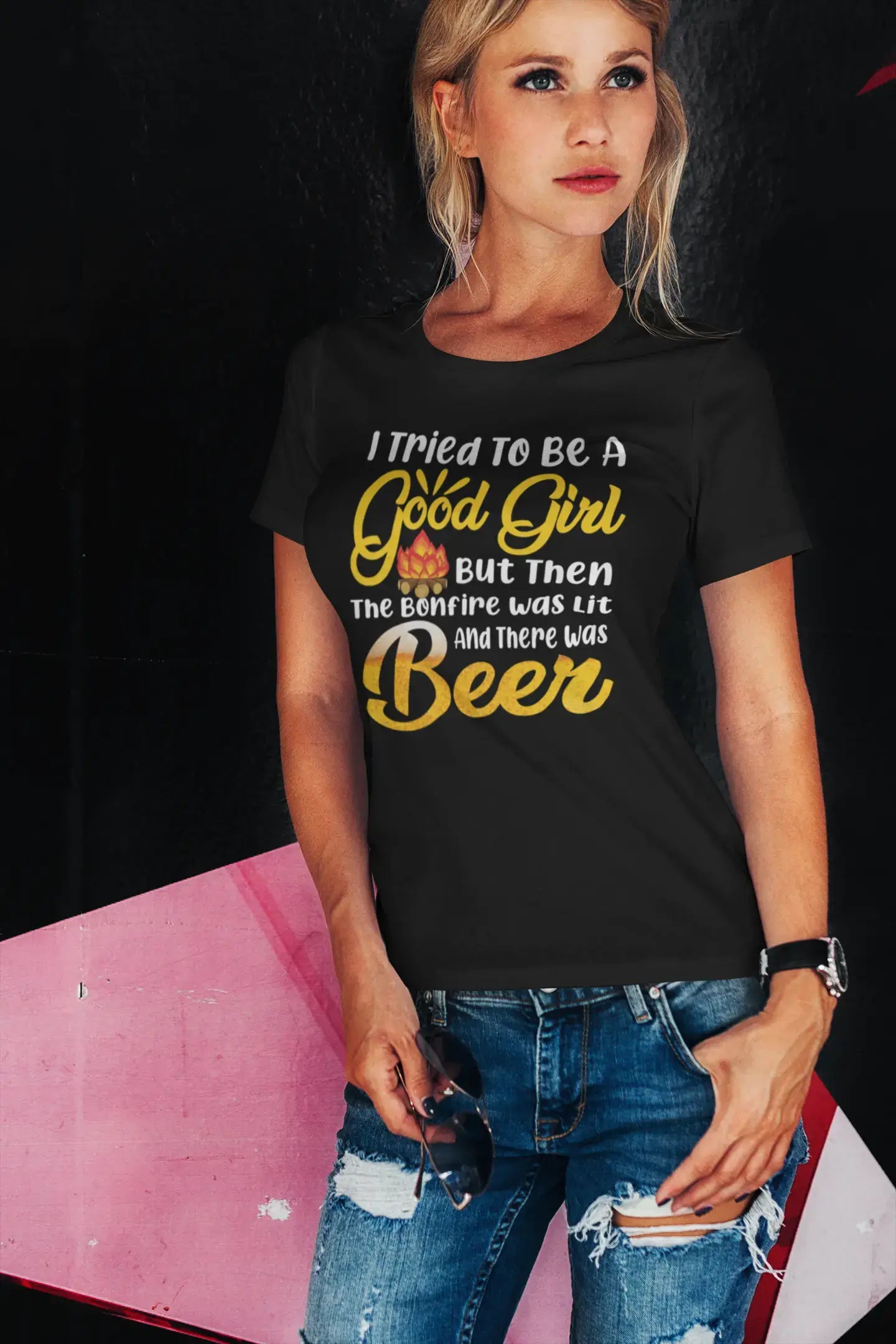 ULTRABASIC Bio-T-Shirt für Frauen „Ich habe versucht, ein braves Mädchen zu sein, aber dann wurde das Lagerfeuer angezündet und es gab Bier – Bierliebhaber-T-Shirt“.