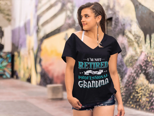 ULTRABASIC Damen-T-Shirt „I'm Not Retired I'm a Professional Grandma – Grandmother“-T-Shirt