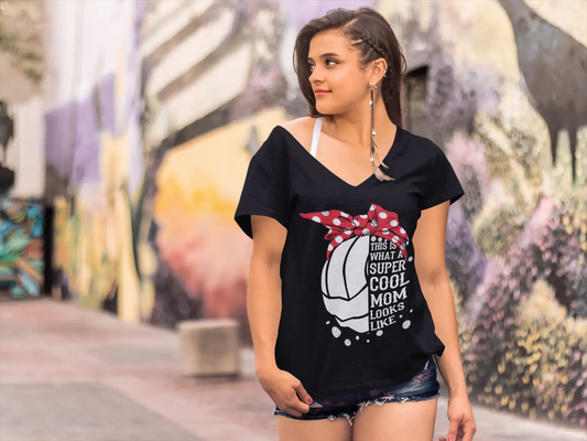 ULTRABASIC Damen-T-Shirt mit V-Ausschnitt. So sieht eine supercoole Mutter aus – lustiges Volleyball-Zitat