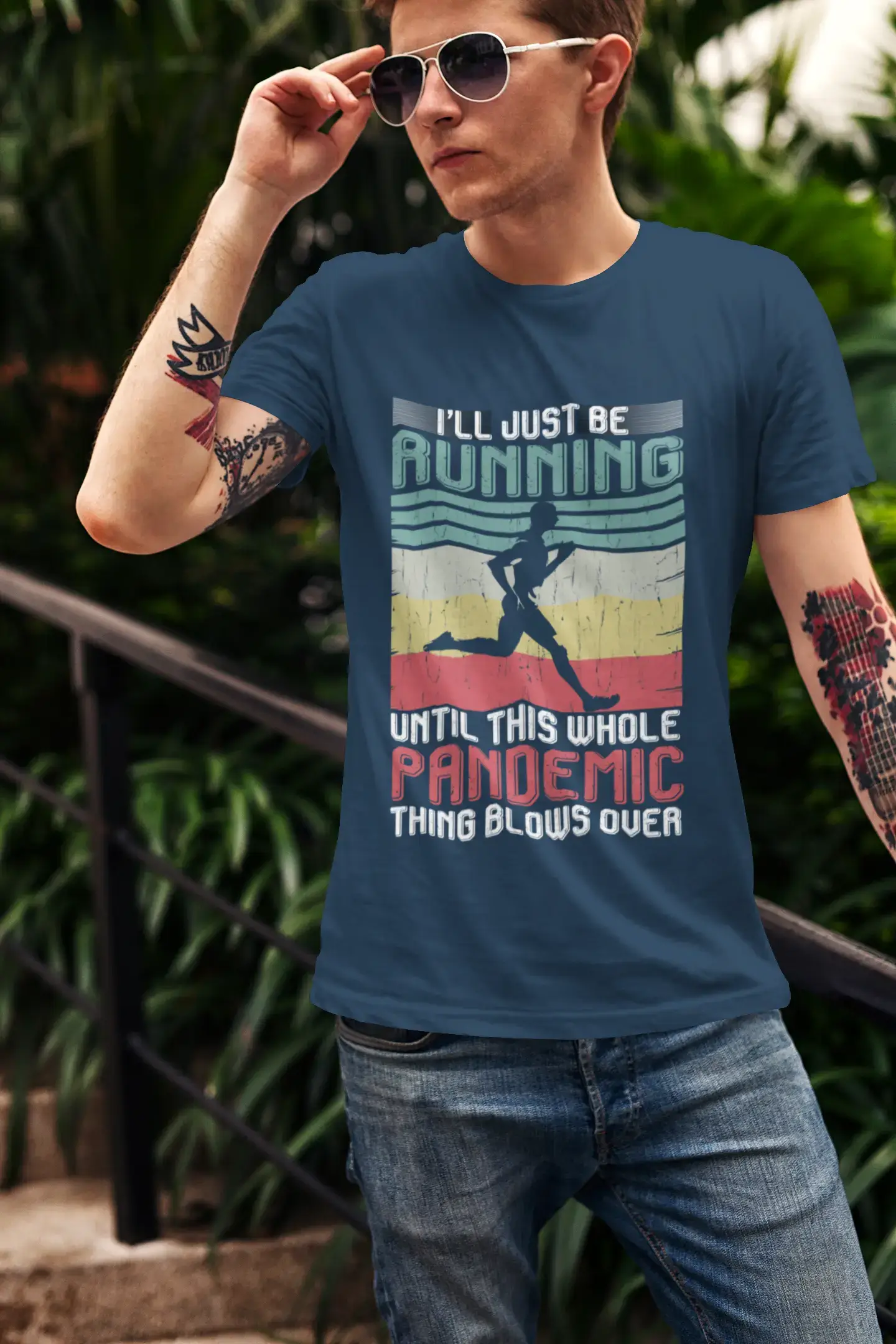 ULTRABASIC Herren-T-Shirt „Ich werde einfach laufen, bis diese ganze Pandemie vorbei ist – lustiges Läufer-T-Shirt“.