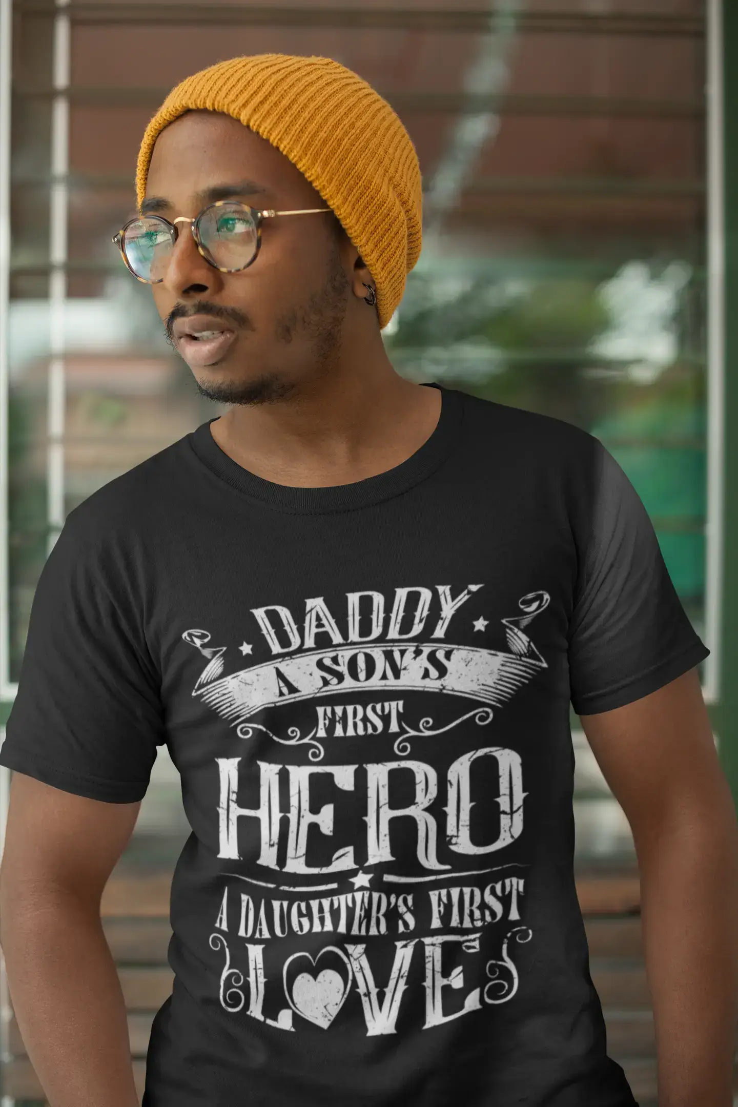 ULTRABASIC Herren-T-Shirt „Daddy a Son's First Hero a Daughter's First Love“-T-Shirt