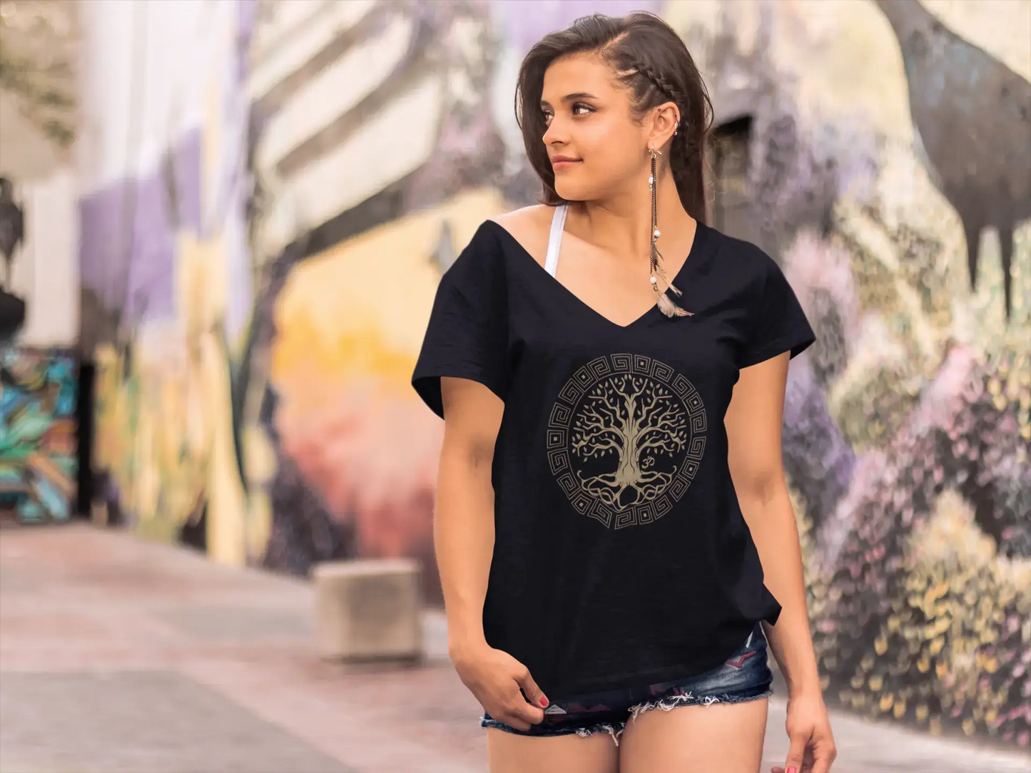 ULTRABASIC Damen-T-Shirt mit V-Ausschnitt, Baum der spirituellen Yoga-Kalligraphie – lustiges Yoga-Friedens-T-Shirt