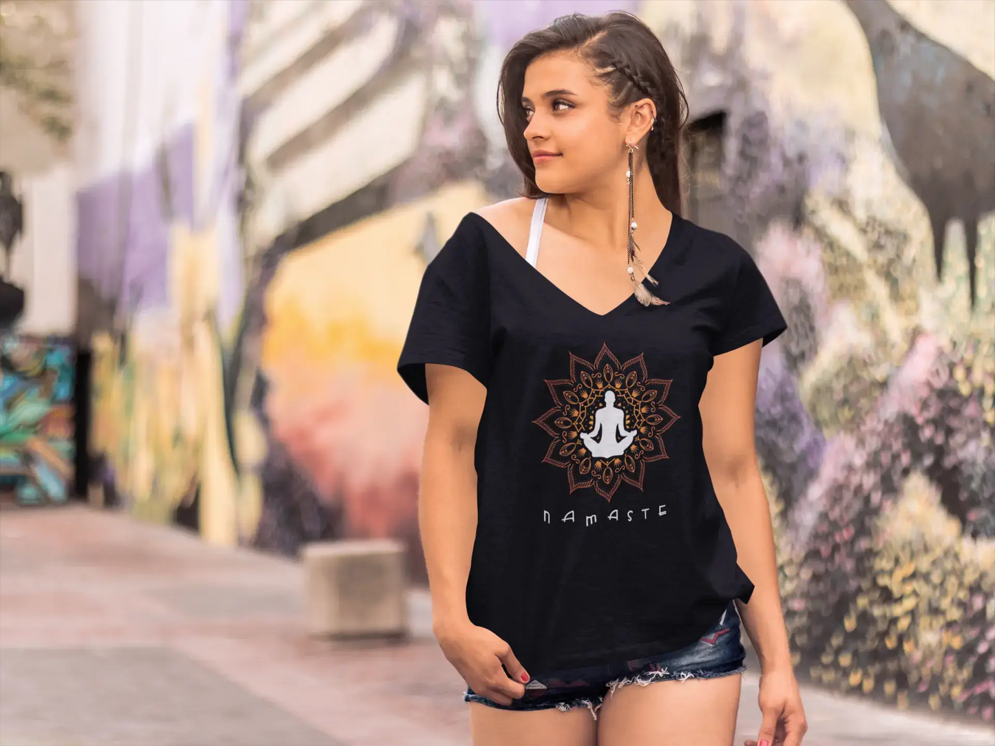 ULTRABASIC Damen-Mandala-Yoga-Pose mit V-Ausschnitt – lustiges Yoga-Friedens-T-Shirt