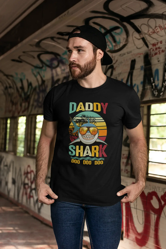 ULTRABASIC Men's T-Shirt Daddy Shark Doo Doo Doo - Retro Sunset Vintage Tee Shirt