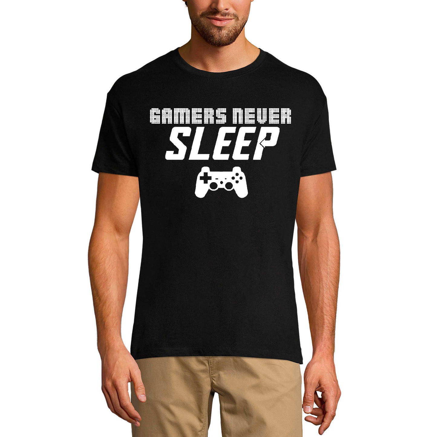 ULTRABASIC Herren-Gaming-T-Shirt – Gamers Never Sleep – Lustiges Spruch-Witz-Shirt