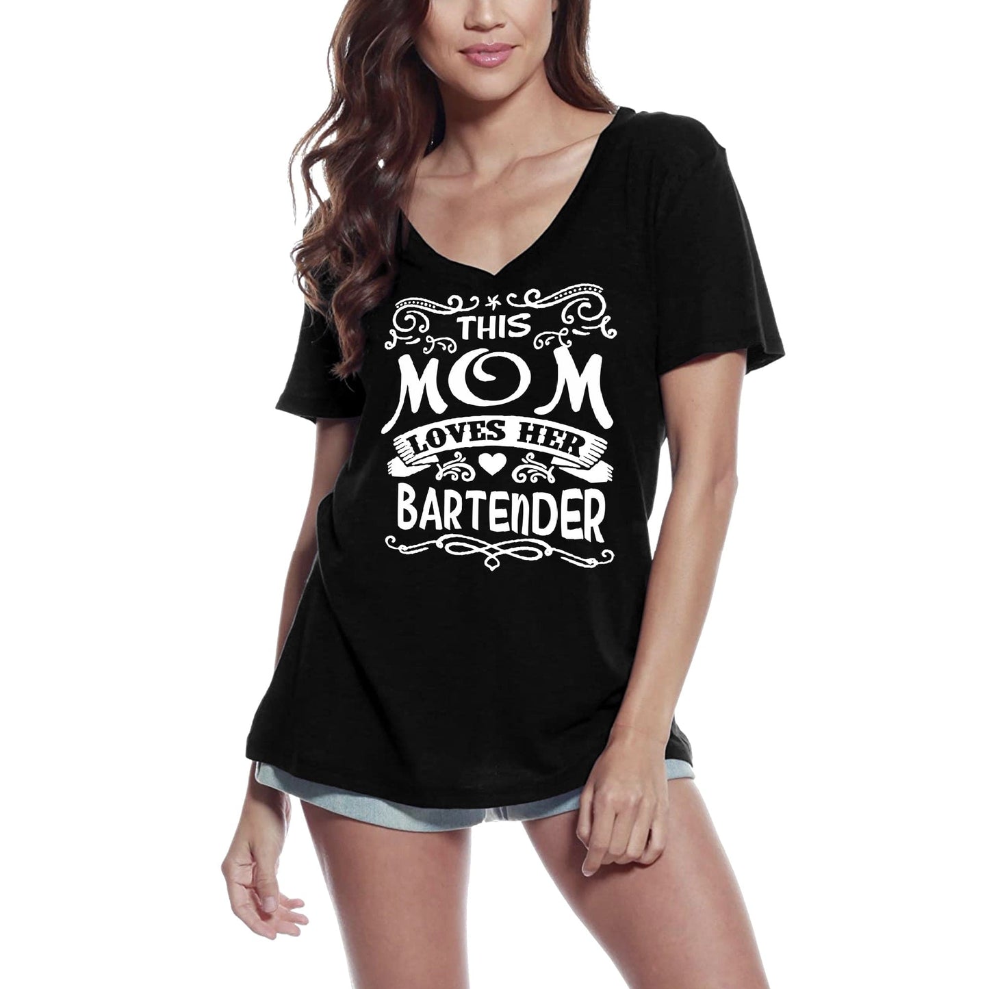 ULTRABASIC Damen-T-Shirt „This Mom Loves Her Barkeeper“ – Lustiges Mutterzitat