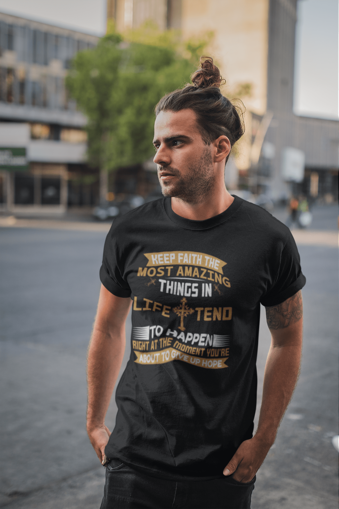 ULTRABASIC Herren-T-Shirt „Keep Faith the Most Amazing Things“ mit religiösem Motiv