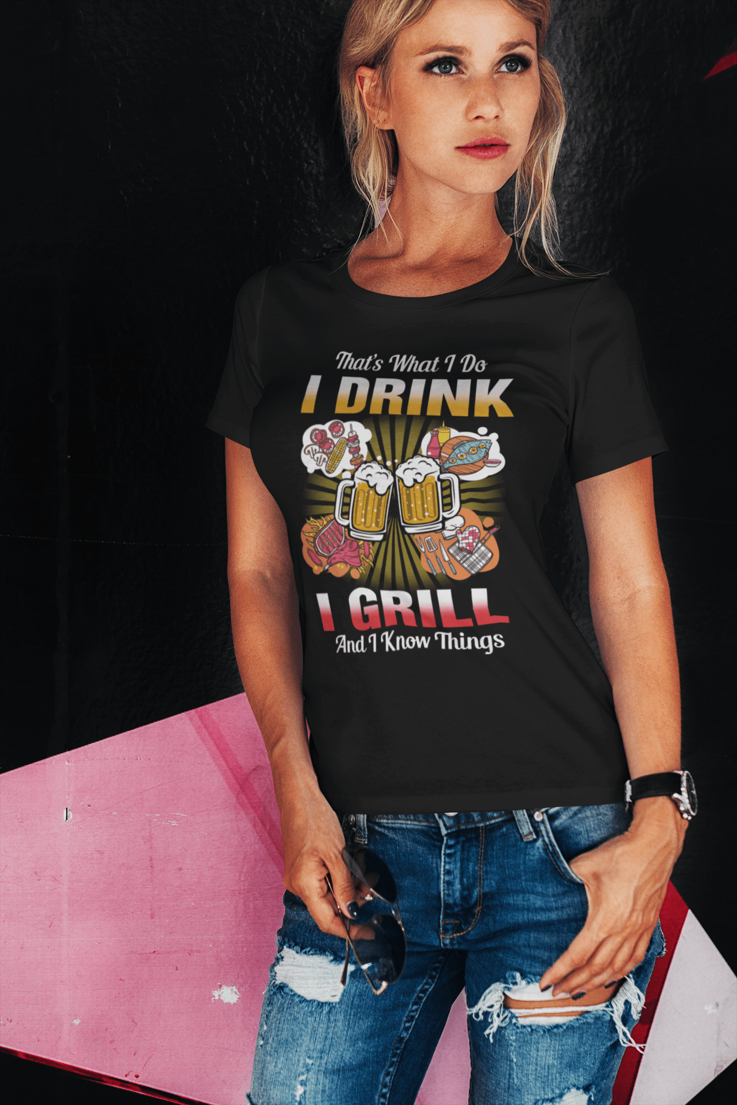 ULTRABASIC Frauen-Bio-T-Shirt „That's What I Do I Drink I Grill and I Know Things“ – Lustiges Bierliebhaber-T-Shirt