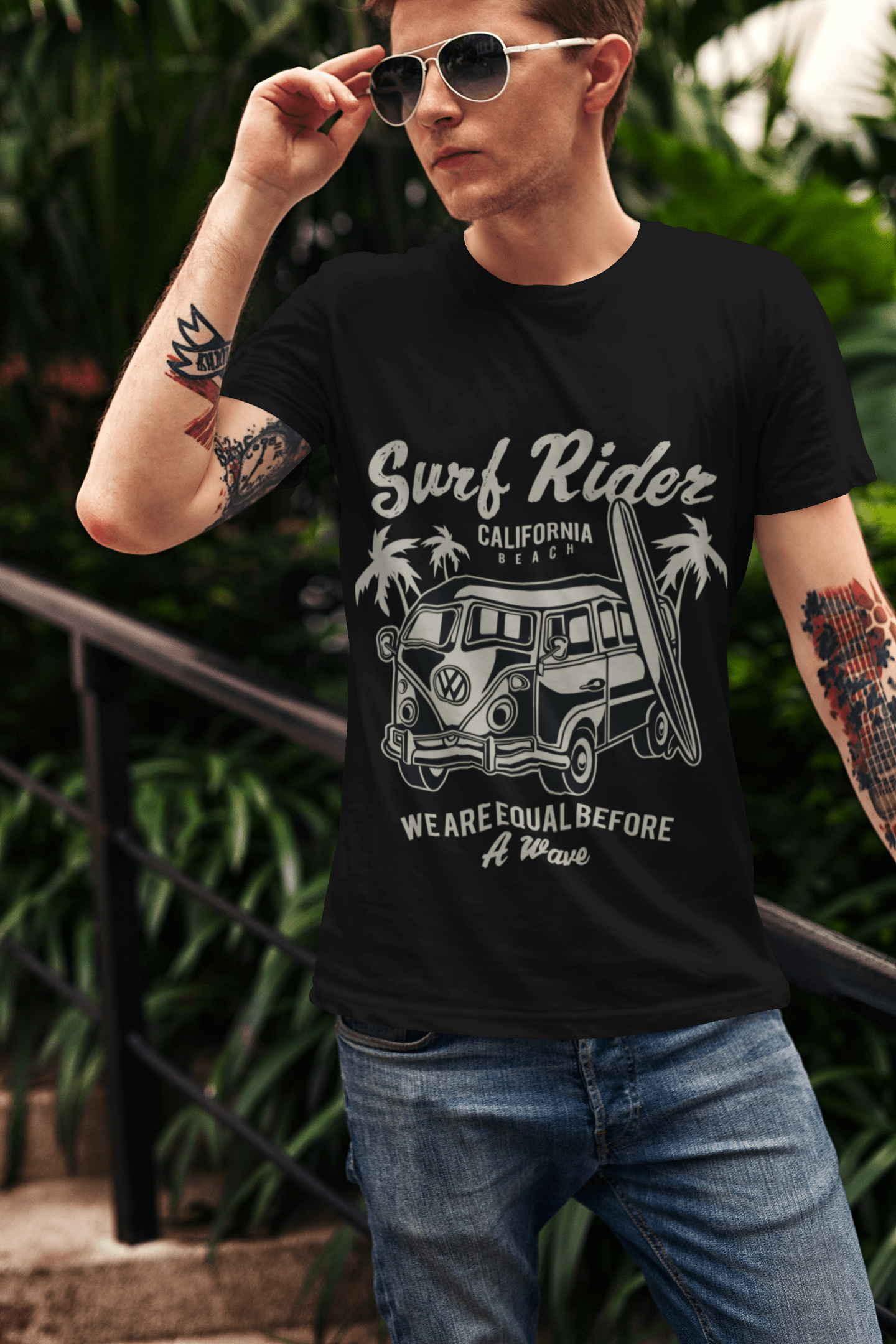 ULTRABASIC Herren-Grafik-T-Shirt Surf Rider California Beach – We Are Equal Before A Wave