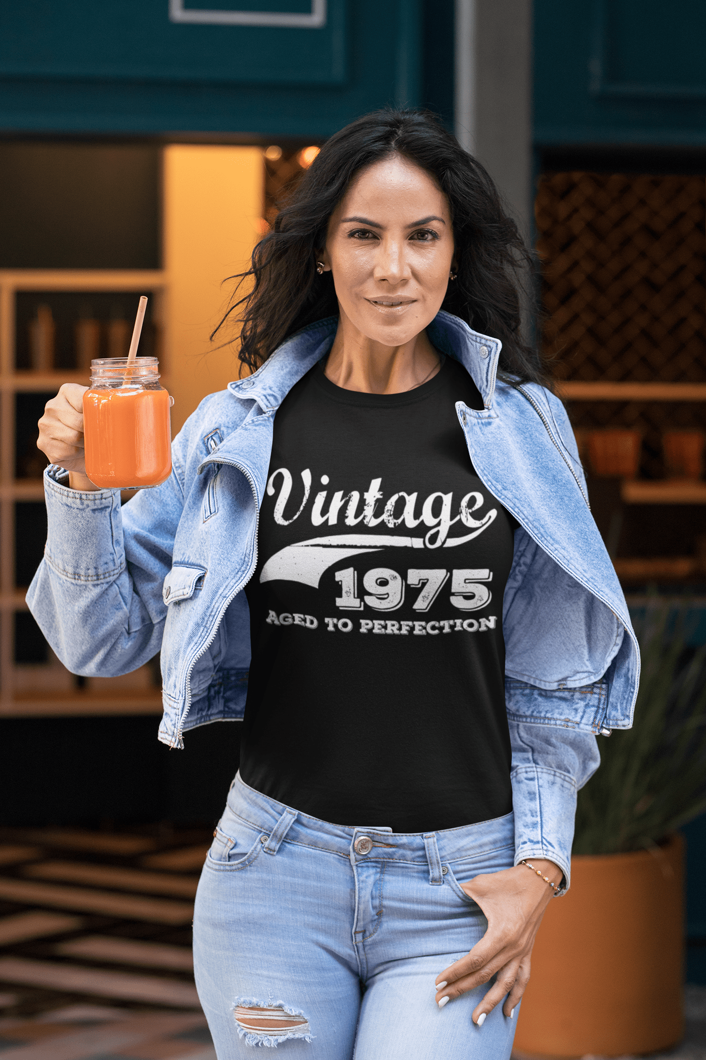 Vintage Aged to Perfection 1975, Schwarz, Damen Kurzarm-Rundhals-T-Shirt, Geschenk-T-Shirt 00345